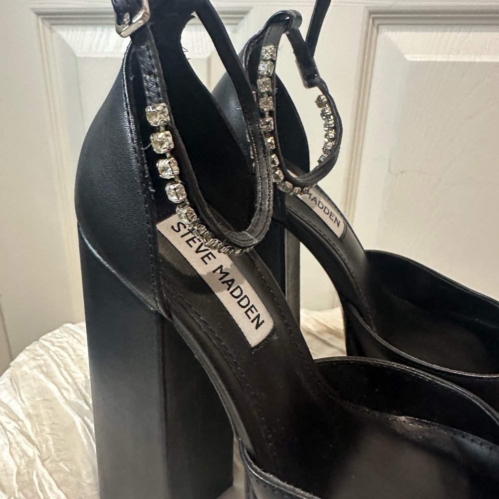 Steve Madden Black Platform Sandals with Rhinestone Strap - Picture 2 of 5